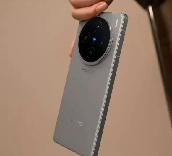 vivo x100s下月发布,直屏 天玑9300 ,性能比“灭霸”还强